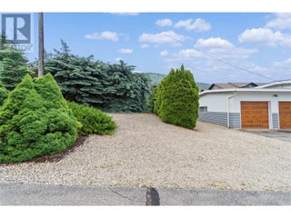 1431 15 Street Se. Salmon Arm, British Columbia