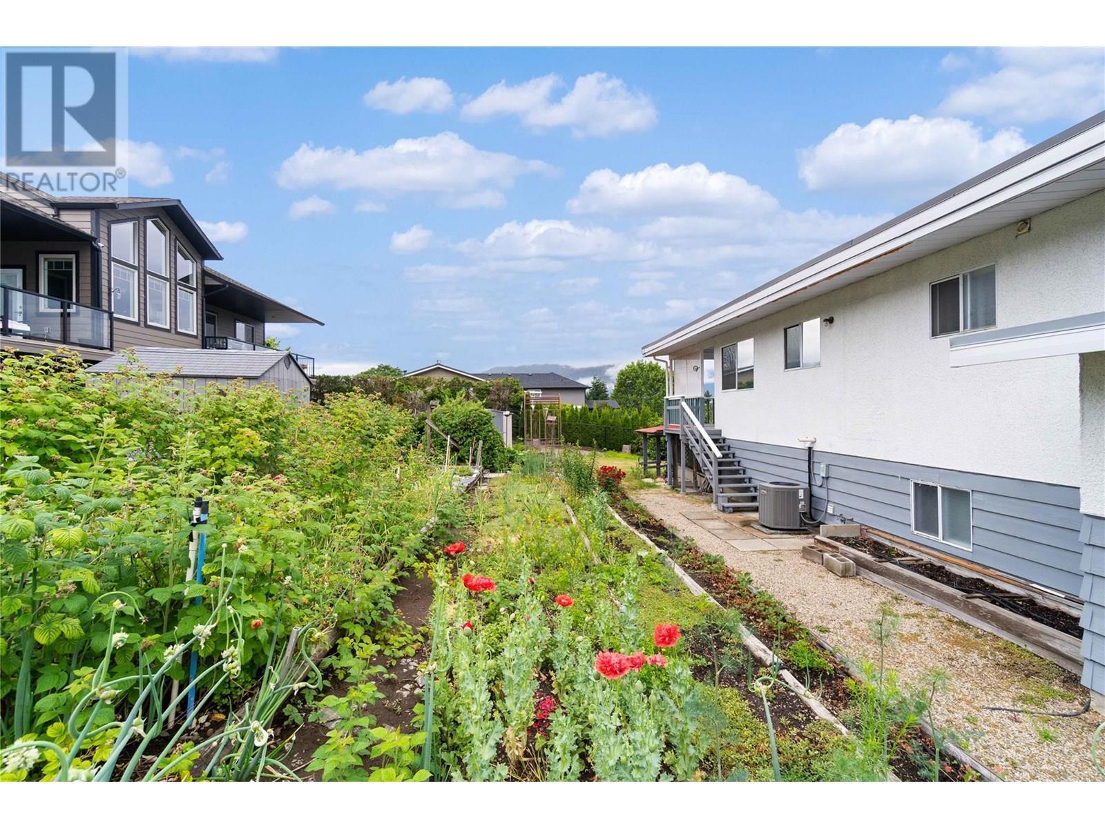 1431 15 Street Se. Salmon Arm, British Columbia