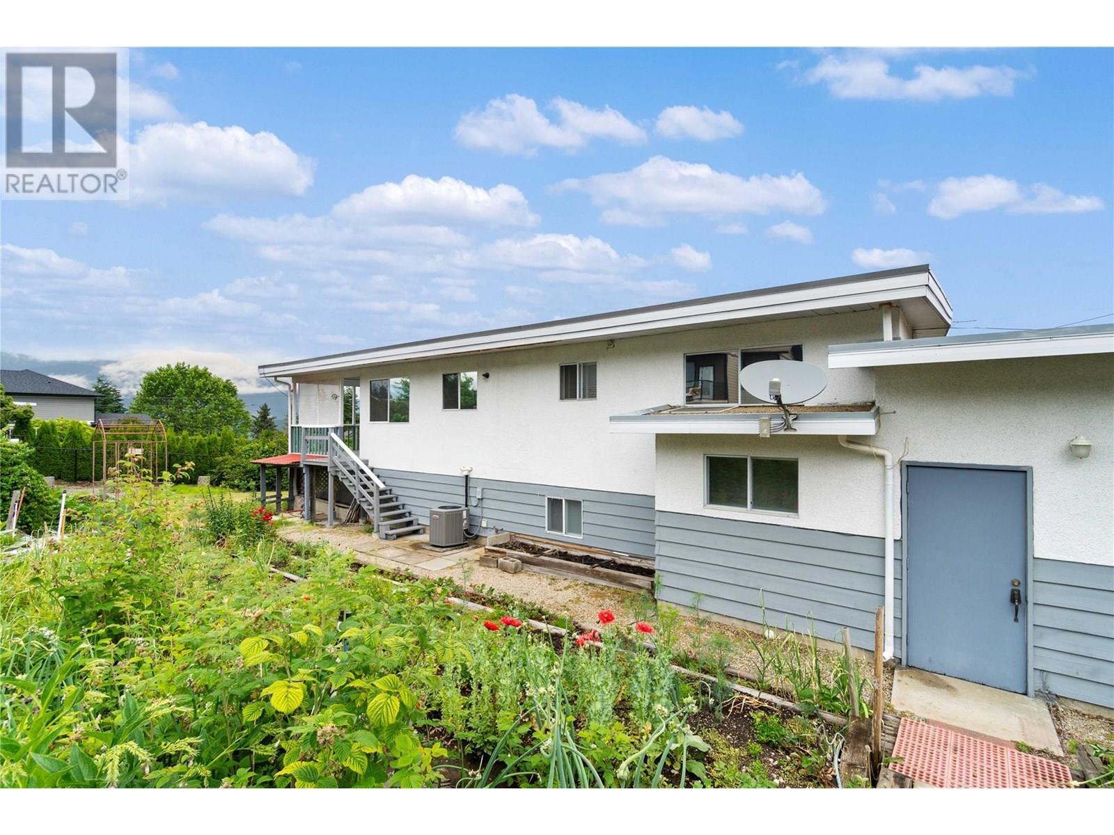 1431 15 Street Se. Salmon Arm, British Columbia