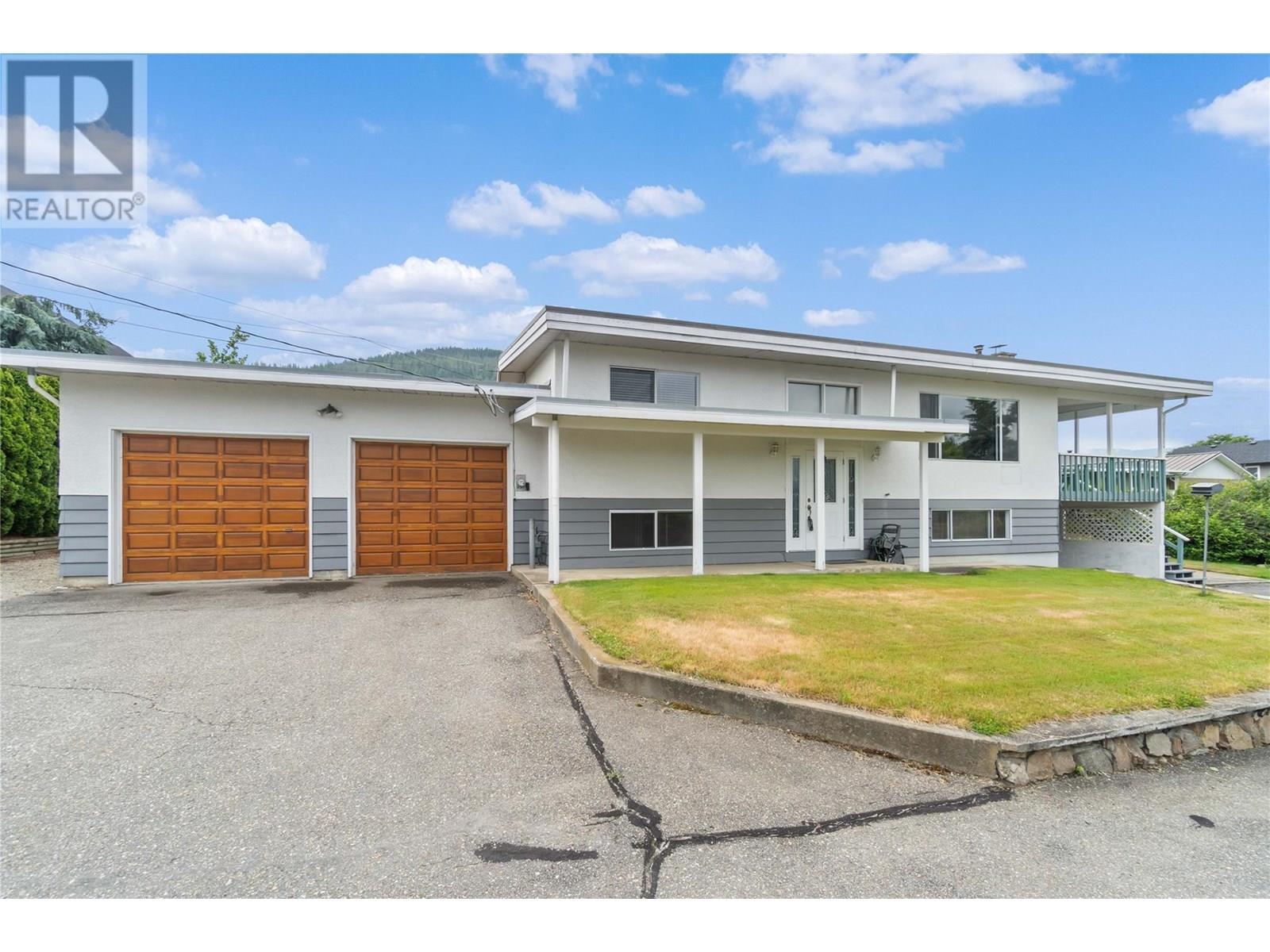 1431 15 Street Se. Salmon Arm, British Columbia