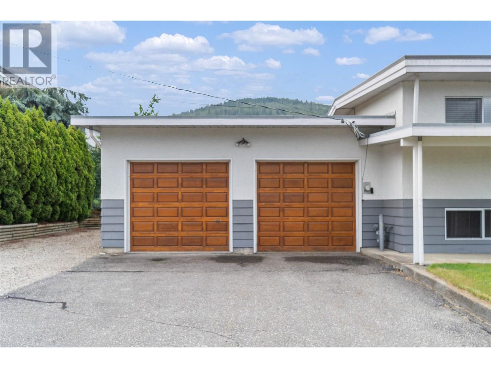 1431 15 Street Se. Salmon Arm, British Columbia