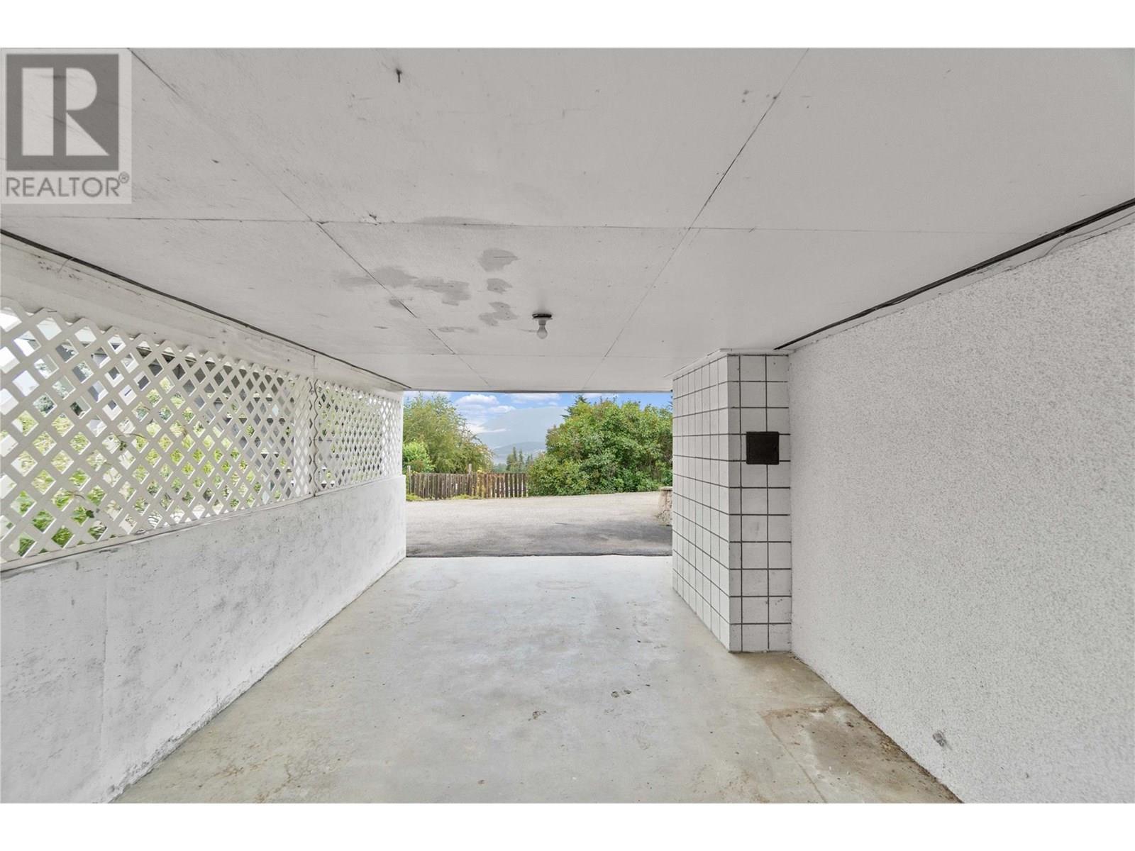 1431 15 Street Se. Salmon Arm, British Columbia