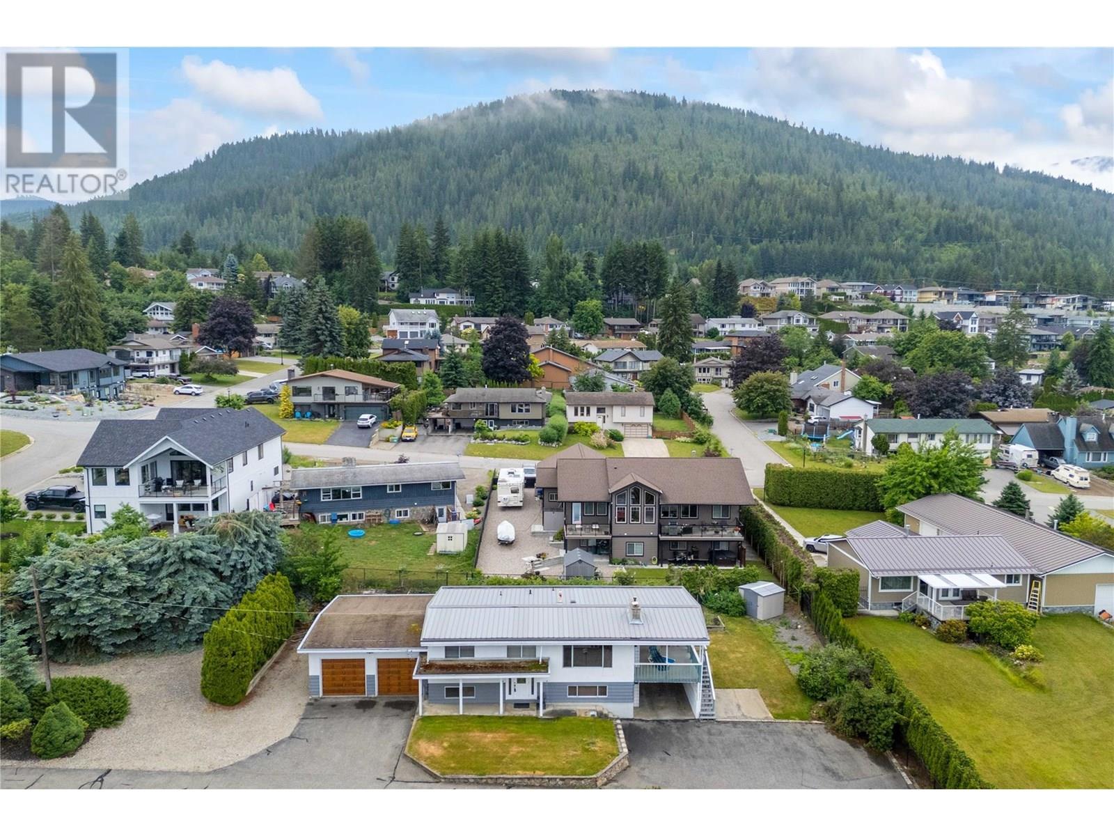 1431 15 Street Se. Salmon Arm, British Columbia