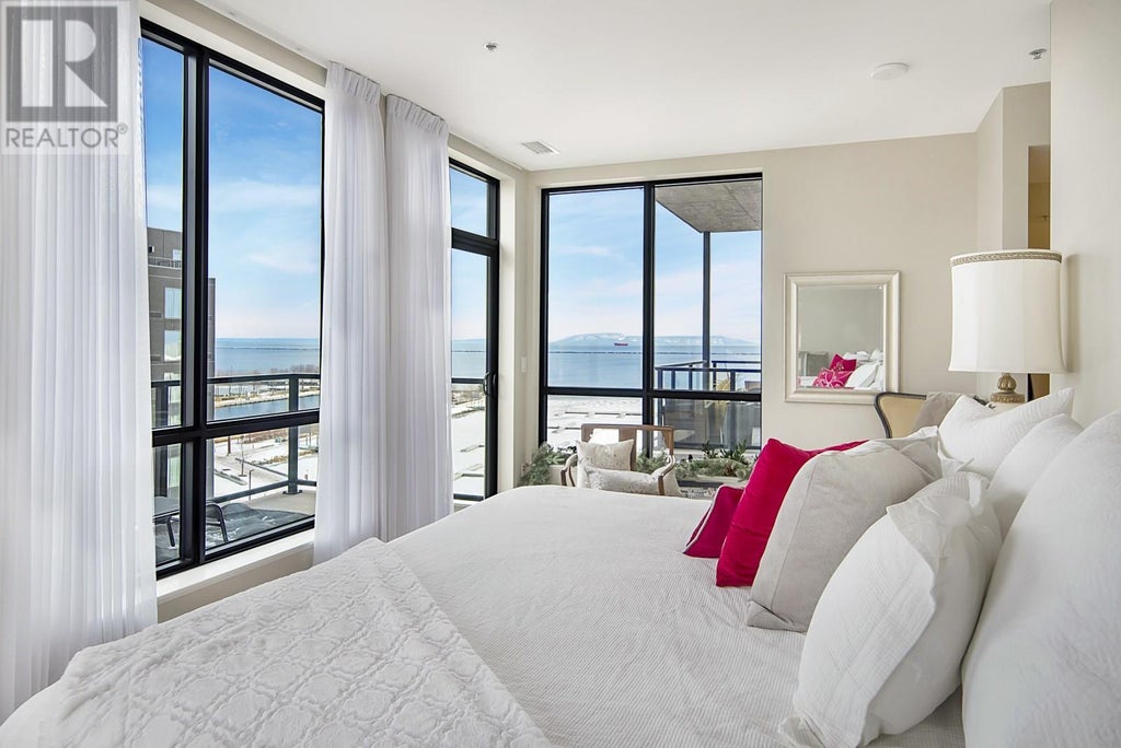 #p2605 2260 Sleeping Giant Parkway, Thunder Bay