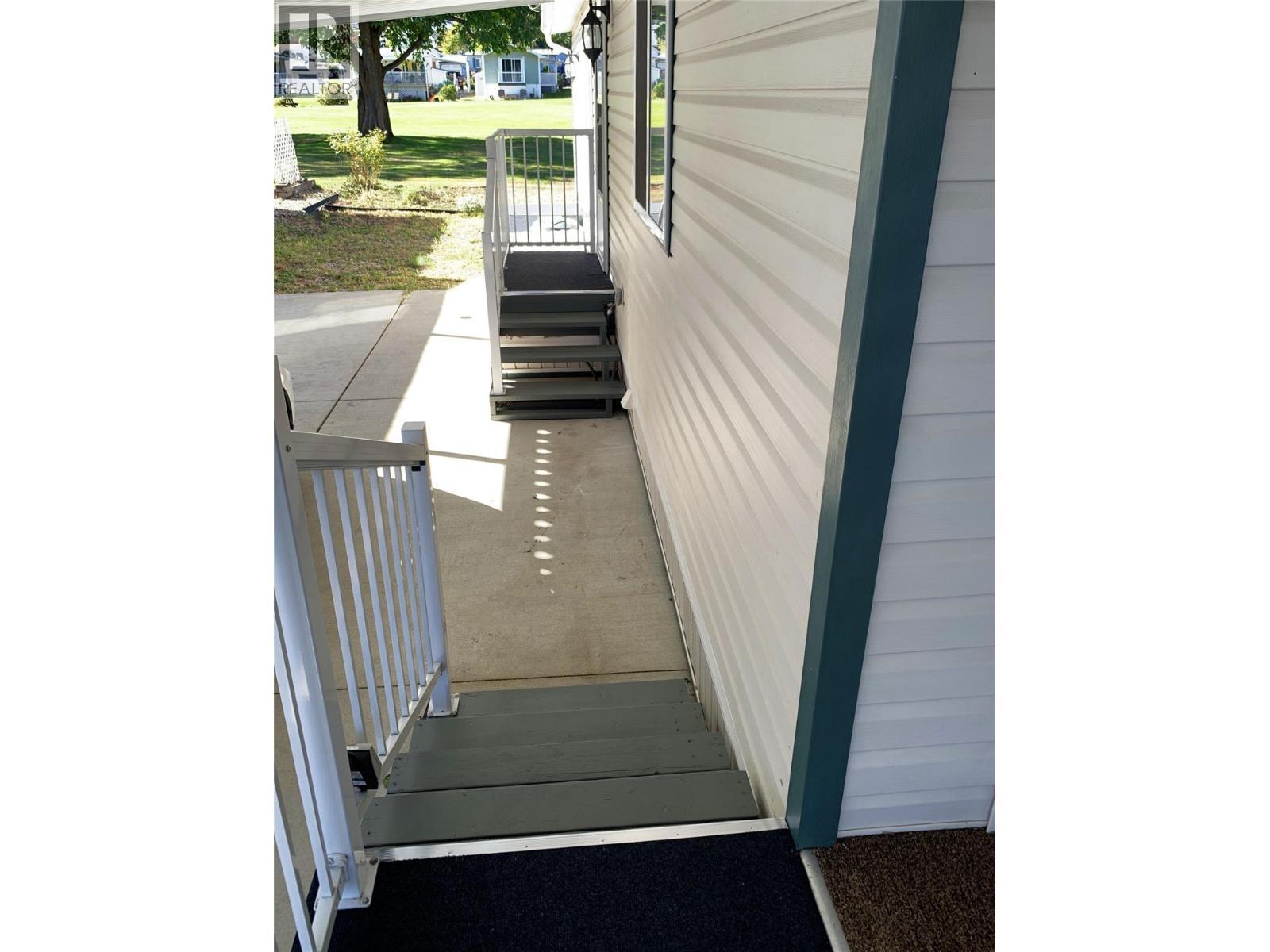 2932 Buckley Road Unit# 85. Sorrento, British Columbia