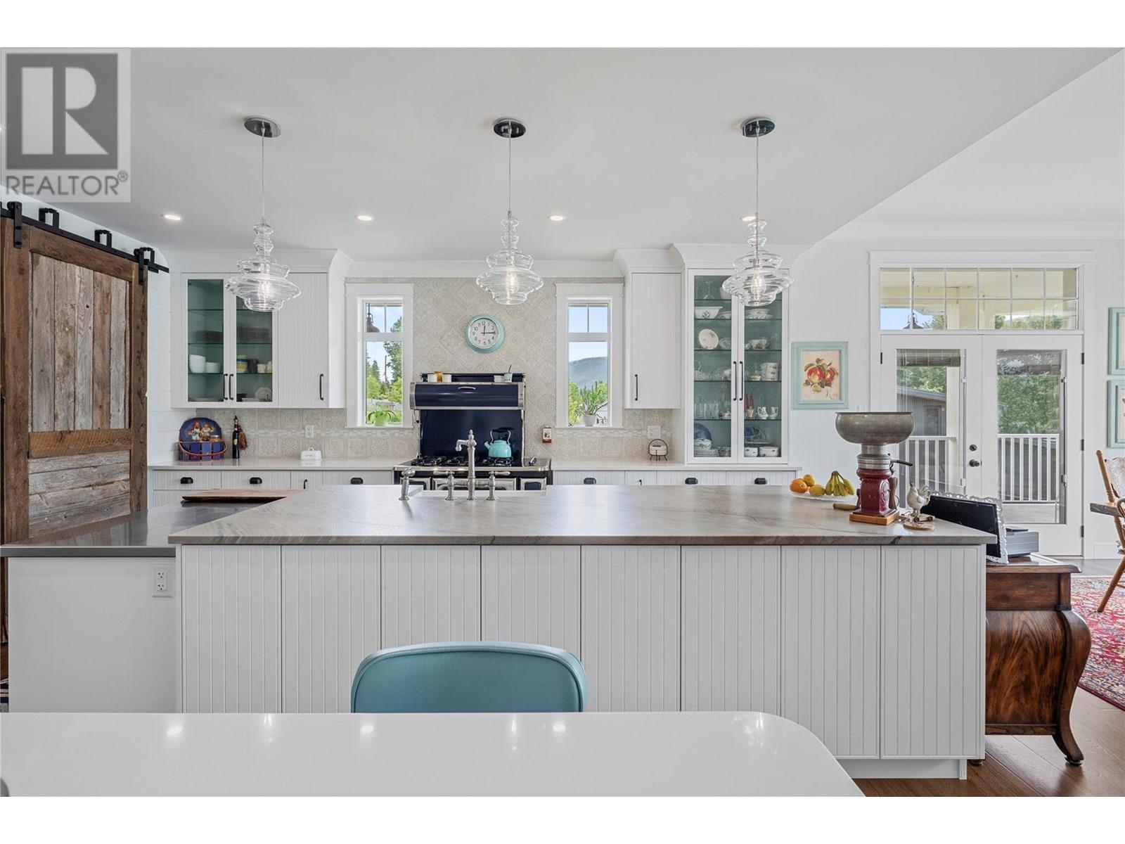 3828 Parri Road. Sorrento, British Columbia