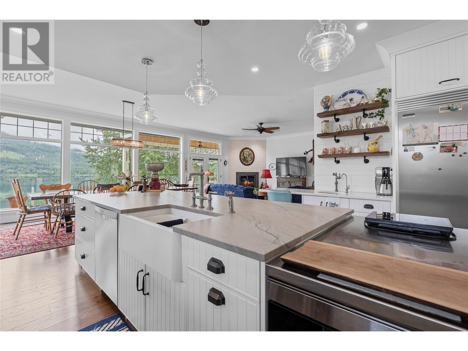 3828 Parri Road. Sorrento, British Columbia