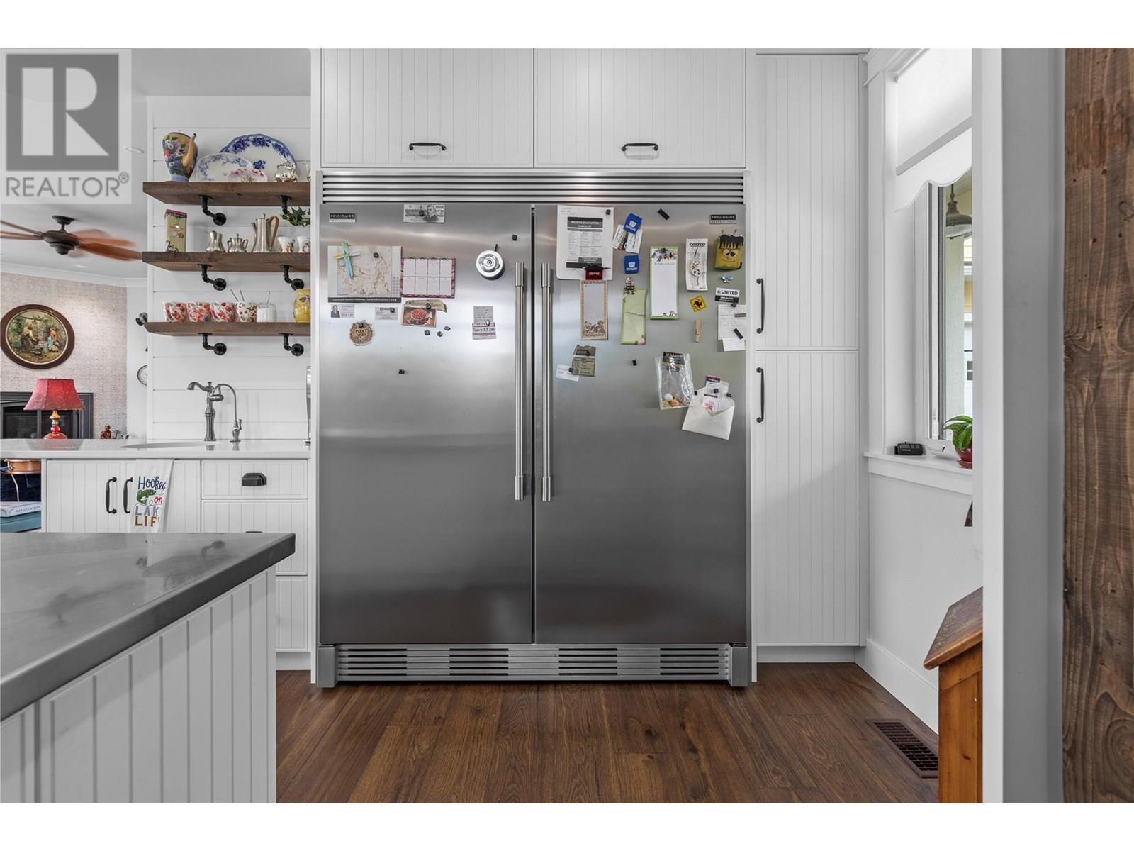 3828 Parri Road. Sorrento, British Columbia