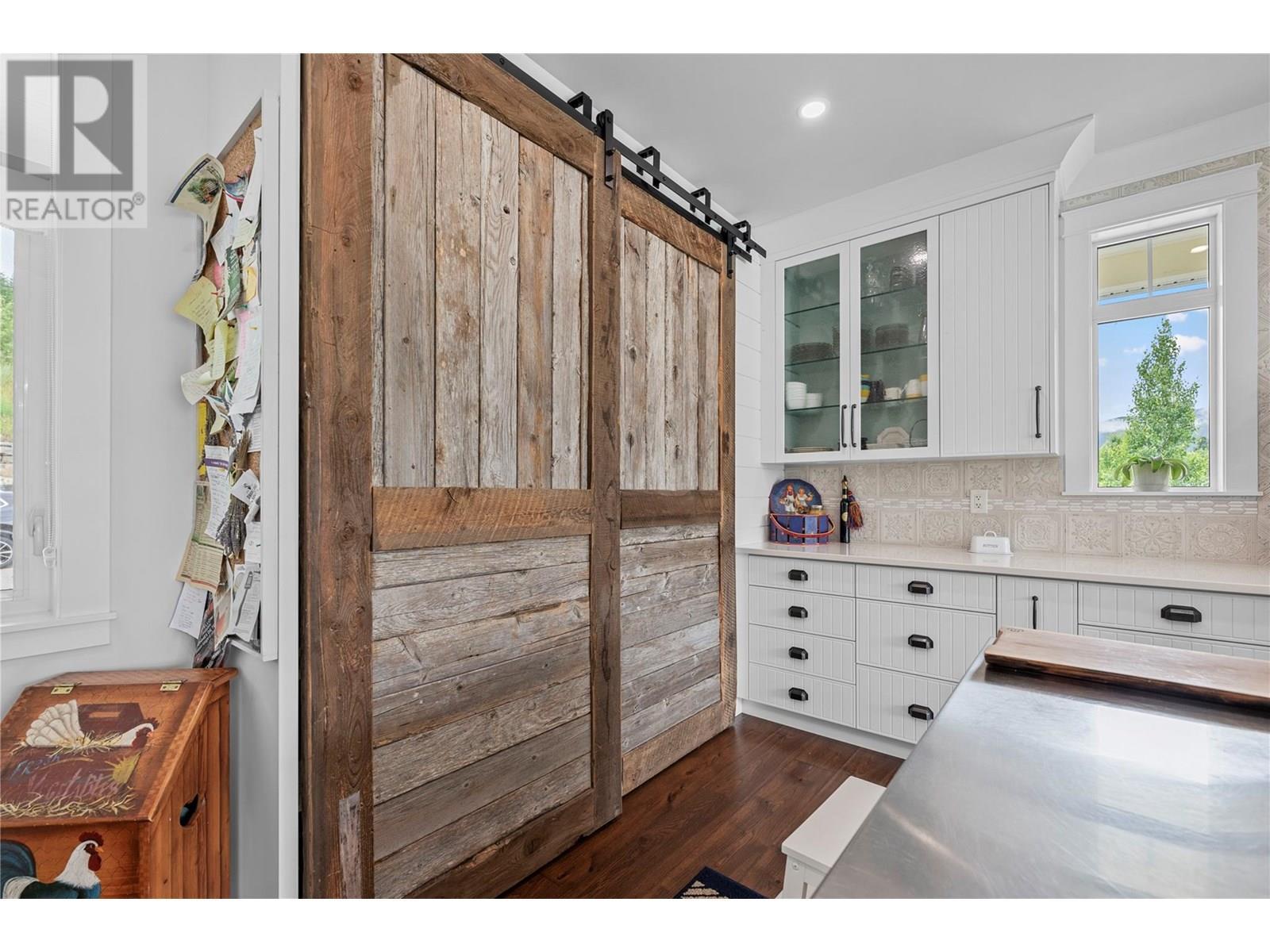 3828 Parri Road. Sorrento, British Columbia