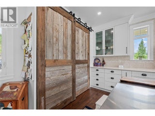 3828 Parri Road. Sorrento, British Columbia