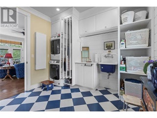 3828 Parri Road. Sorrento, British Columbia