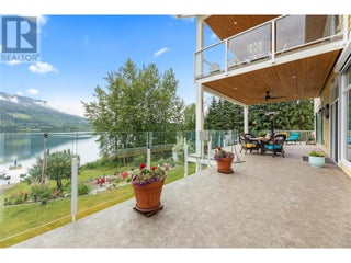 3828 Parri Road. Sorrento, British Columbia