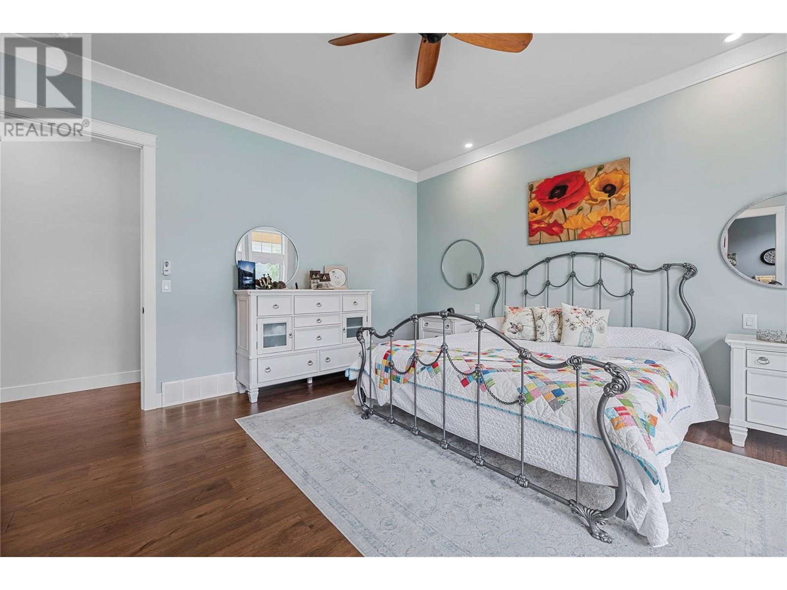 3828 Parri Road. Sorrento, British Columbia