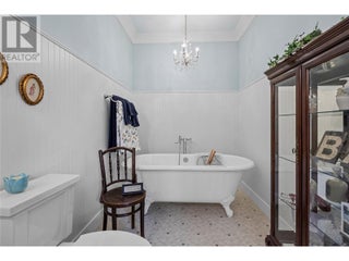 3828 Parri Road. Sorrento, British Columbia