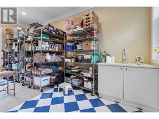 3828 Parri Road. Sorrento, British Columbia