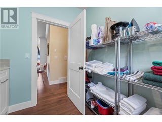 3828 Parri Road. Sorrento, British Columbia