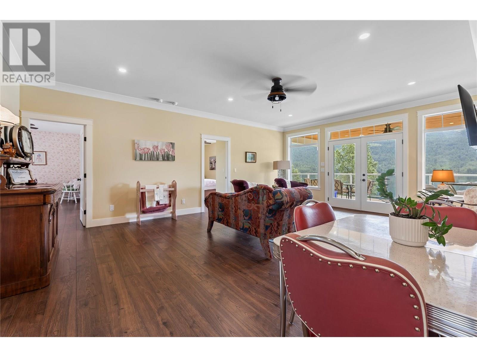 3828 Parri Road. Sorrento, British Columbia