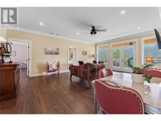 3828 Parri Road. Sorrento, British Columbia