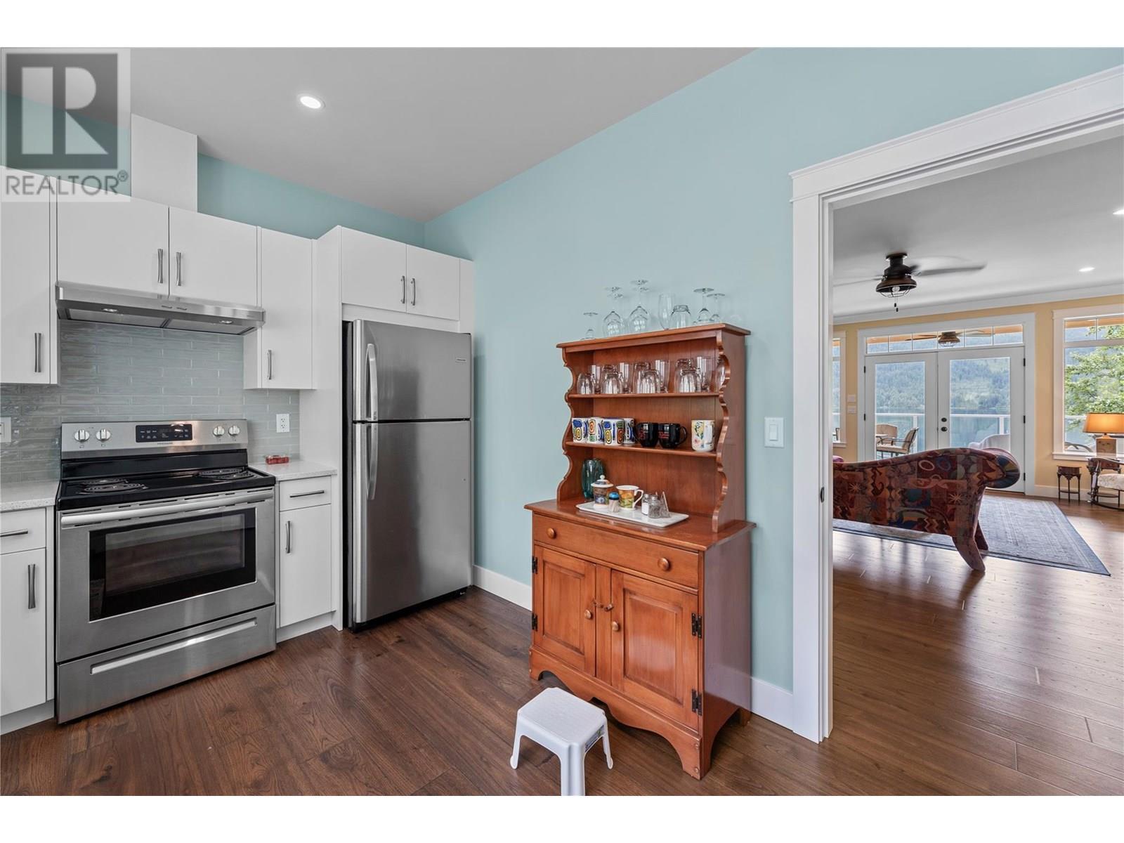 3828 Parri Road. Sorrento, British Columbia