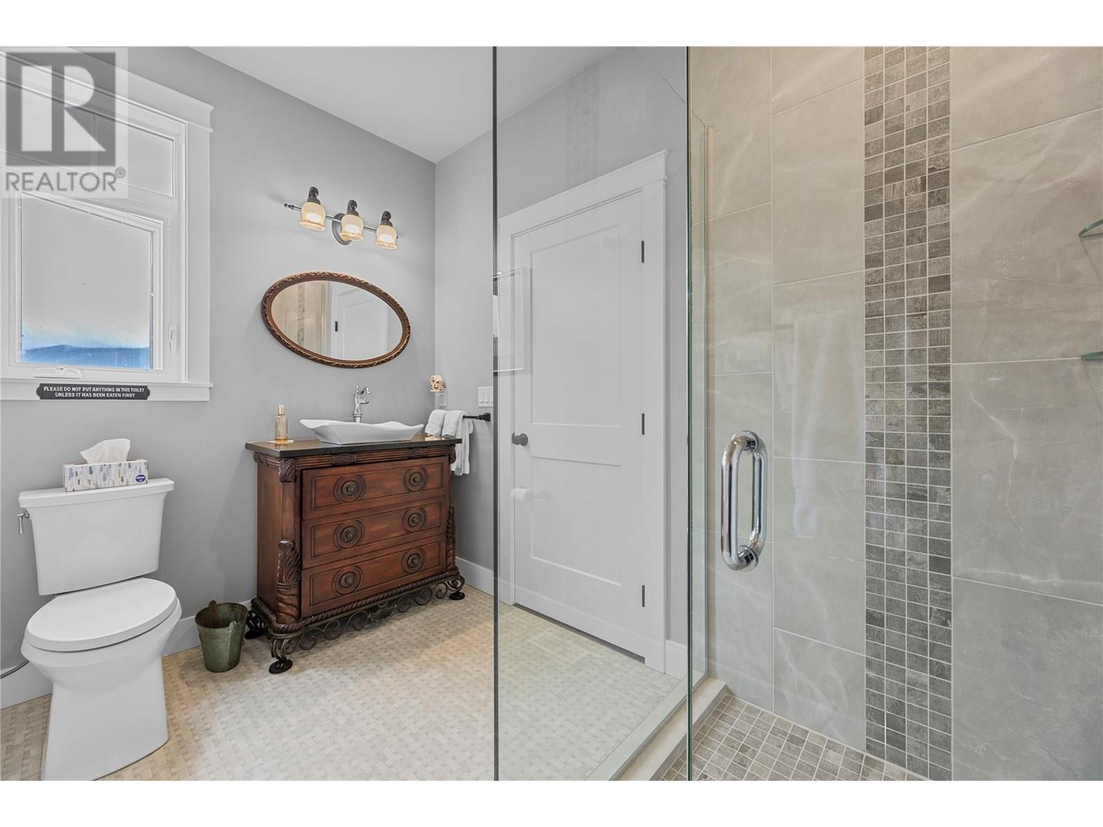 3828 Parri Road. Sorrento, British Columbia