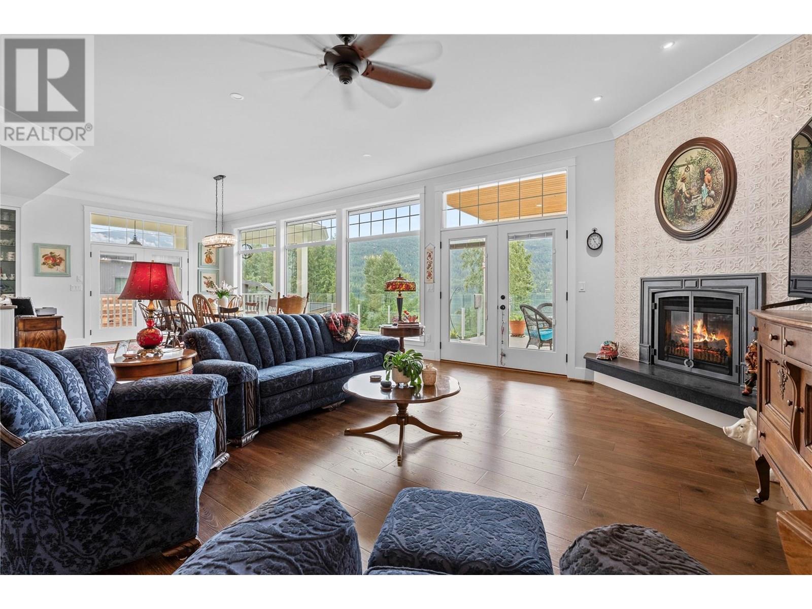 3828 Parri Road. Sorrento, British Columbia