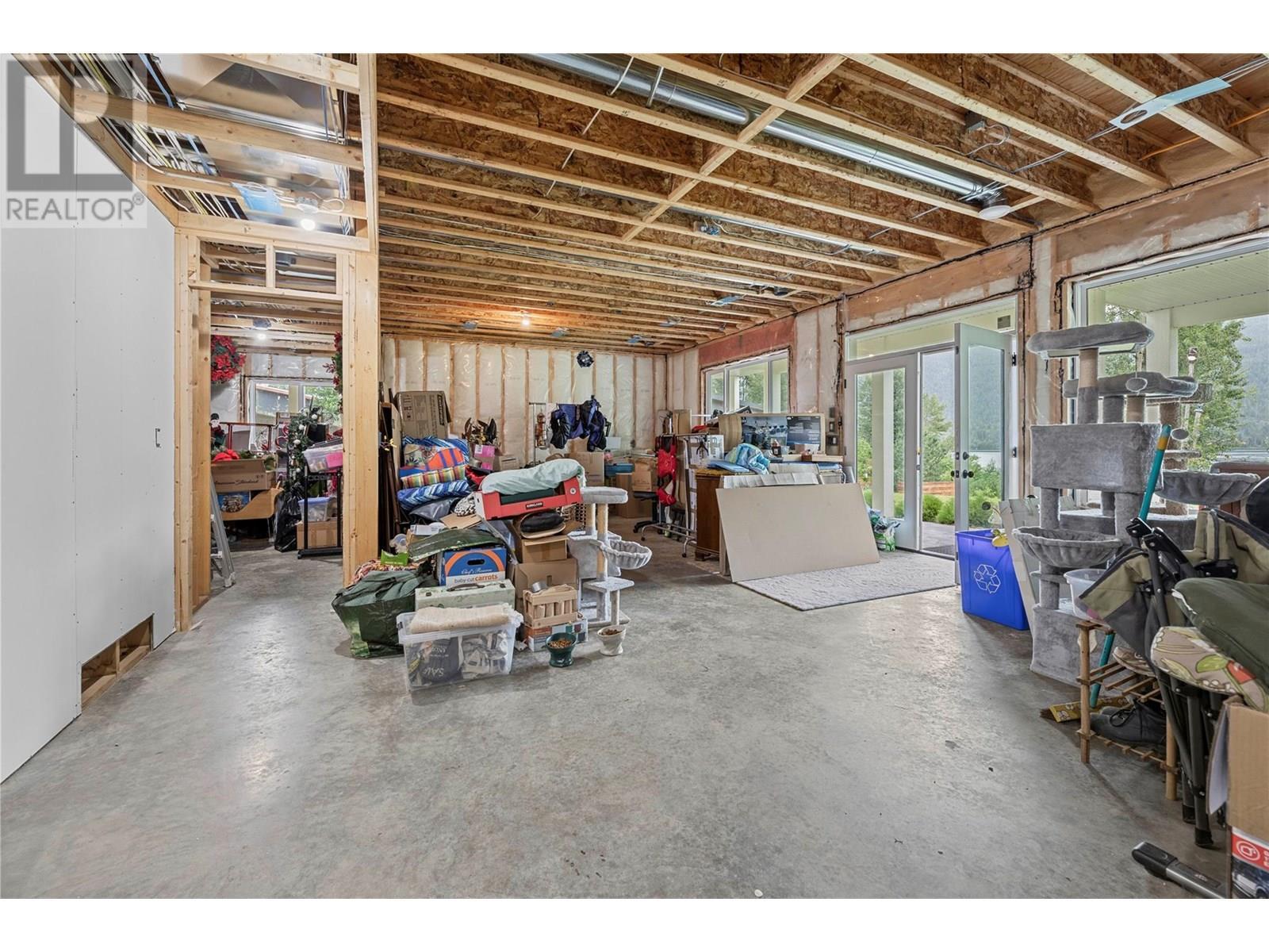 3828 Parri Road. Sorrento, British Columbia