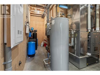 3828 Parri Road. Sorrento, British Columbia