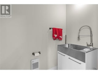 3828 Parri Road. Sorrento, British Columbia