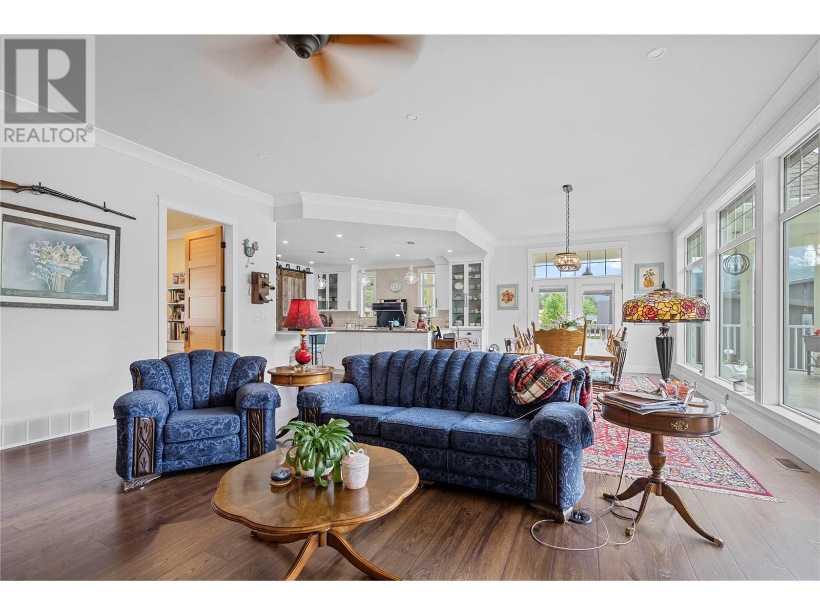 3828 Parri Road. Sorrento, British Columbia