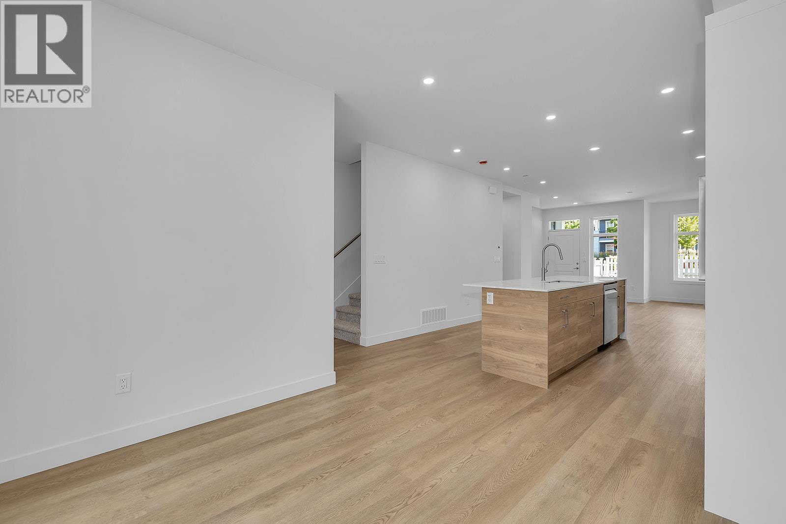 5300 Main Street Unit# 121. Kelowna, British Columbia