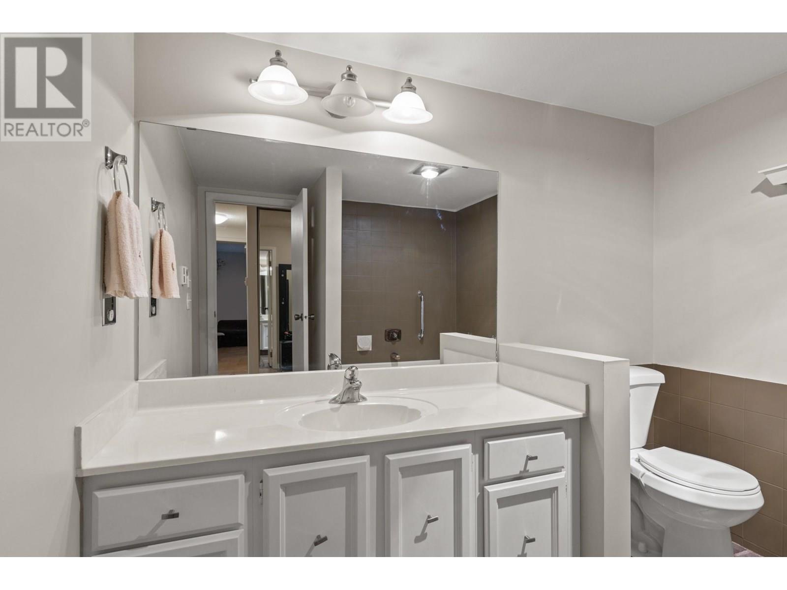 1035 Bernard Avenue Unit# 108. Kelowna, British Columbia