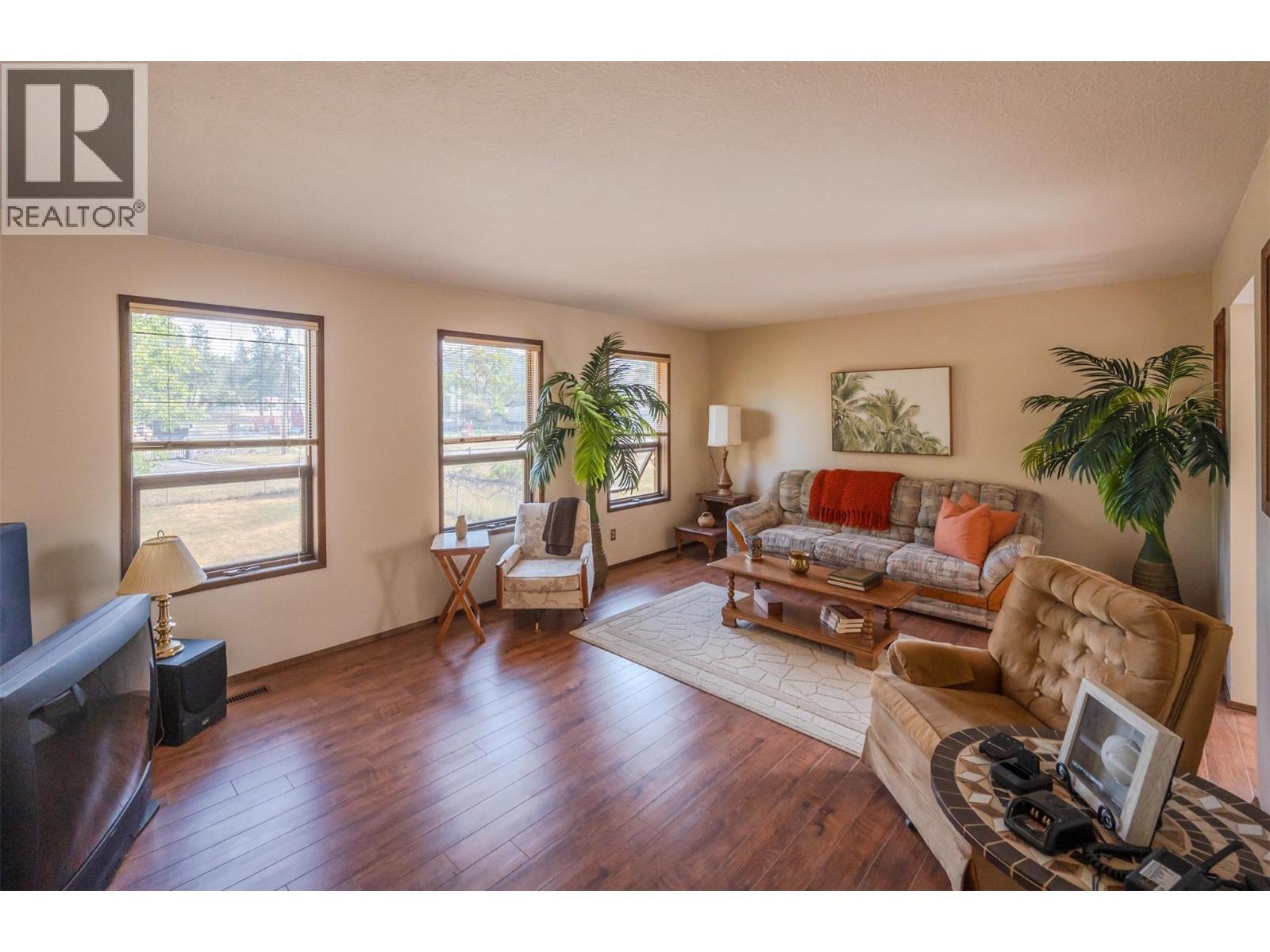 181 Carr Crescent. Oliver, British Columbia