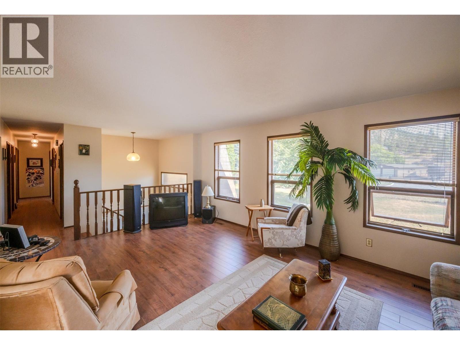 181 Carr Crescent. Oliver, British Columbia