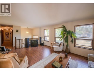 181 Carr Crescent. Oliver, British Columbia