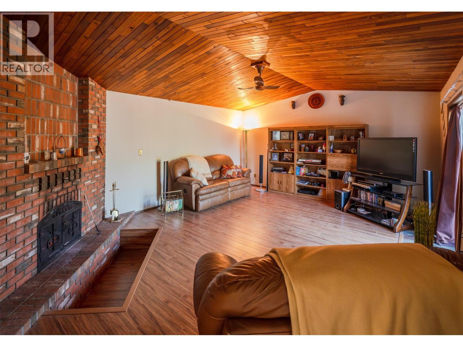 181 Carr Crescent. Oliver, British Columbia