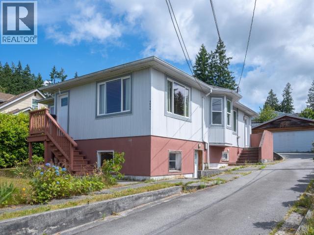 4844 Joyce Avenue, Powell River