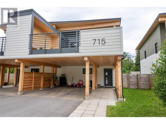715 Olynyk Road, Revelstoke