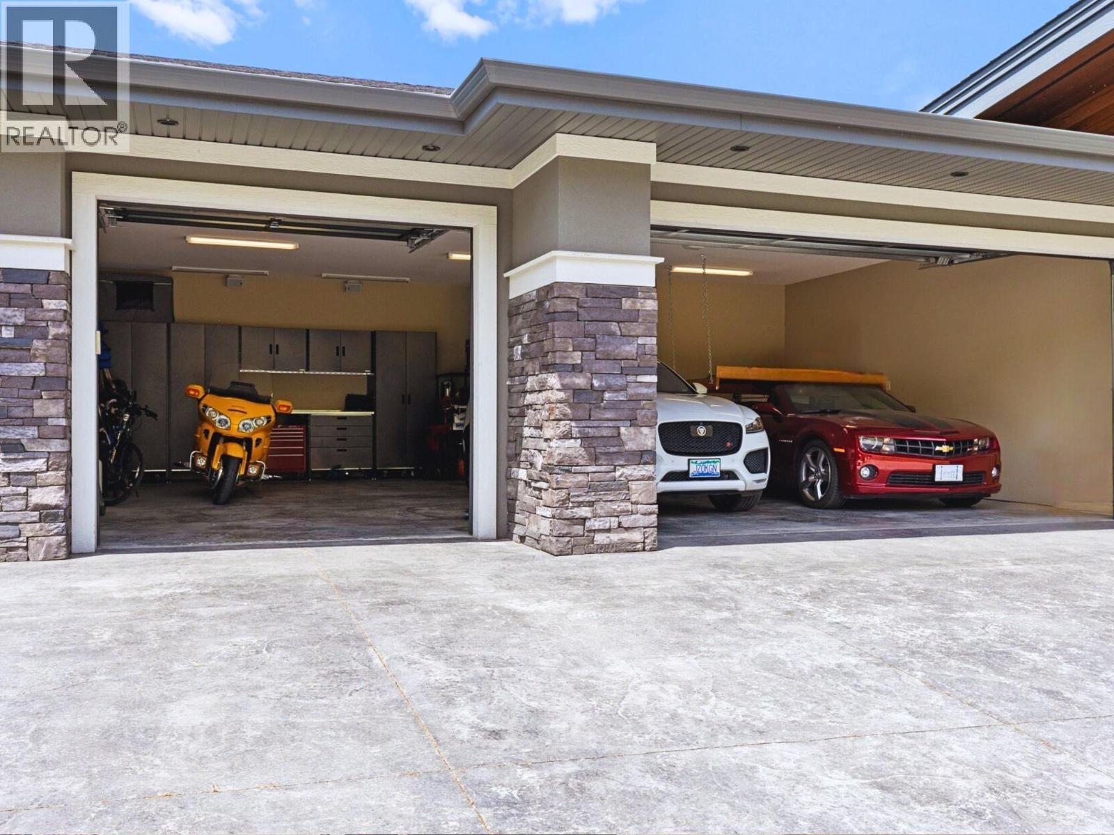 5580 Trestle Ridge Court. Kelowna, British Columbia