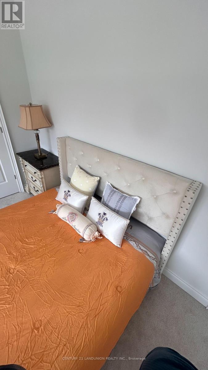 A - 14 Lorrain Hand Crescent S, Georgina (keswick South)