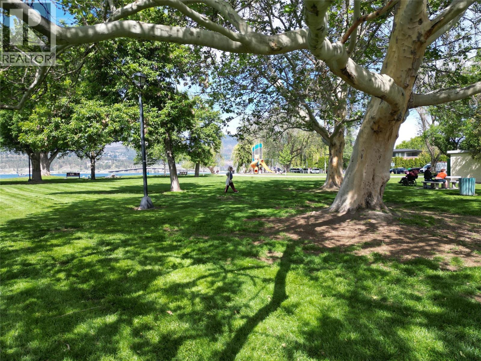 2277 Richter Street. Kelowna, British Columbia