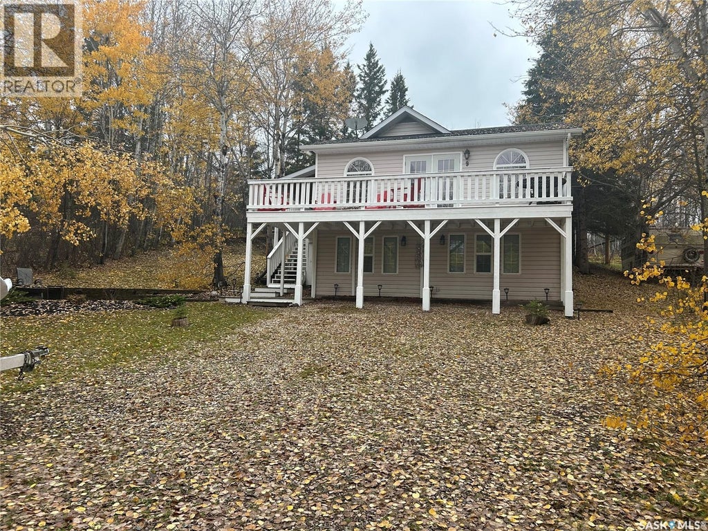 9 Oskunamoo Drive, Greenwater Provincial Park