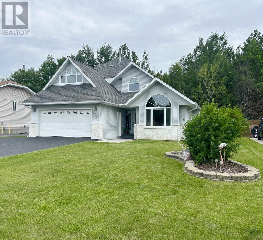 1712 Lyndy Place N, Fort Frances