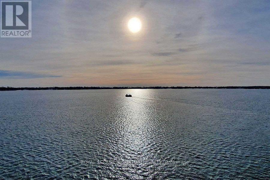 707 - 29 Queens Quay, Toronto (waterfront Communities)