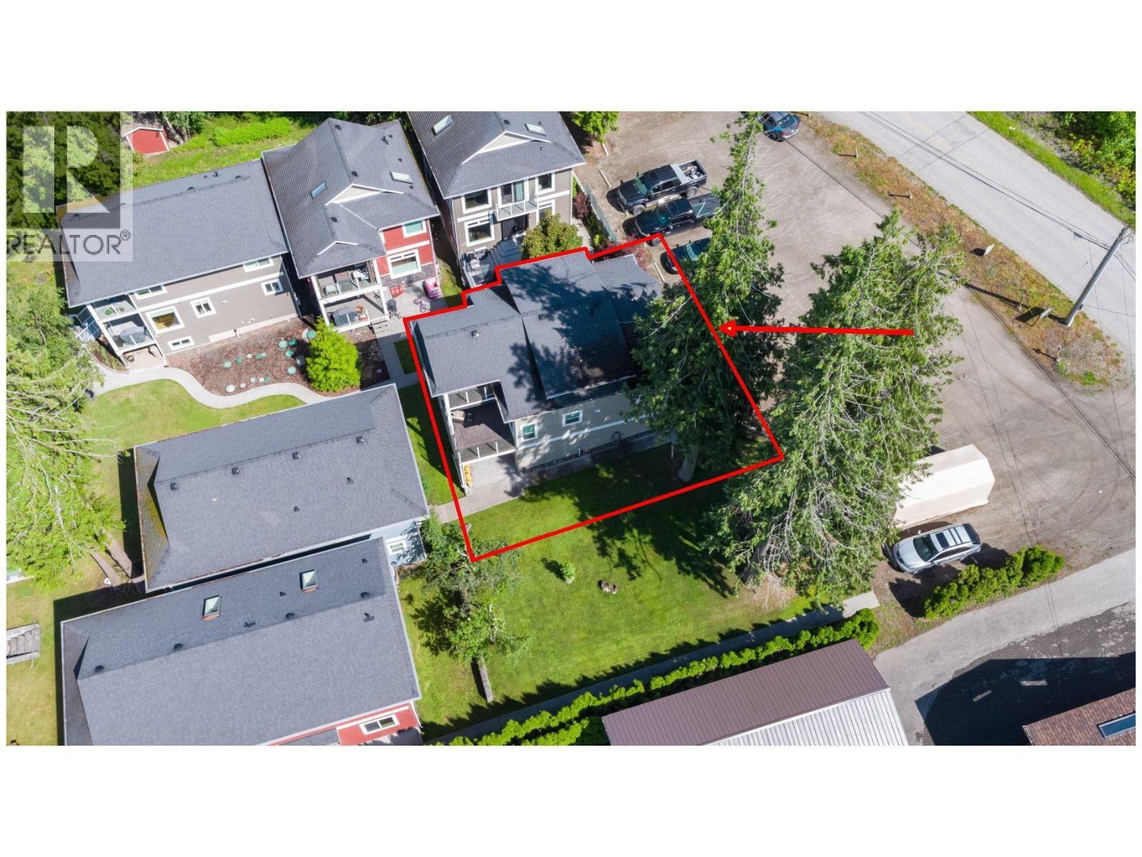 1541 Blind Bay Road Unit# 1. Sorrento, British Columbia