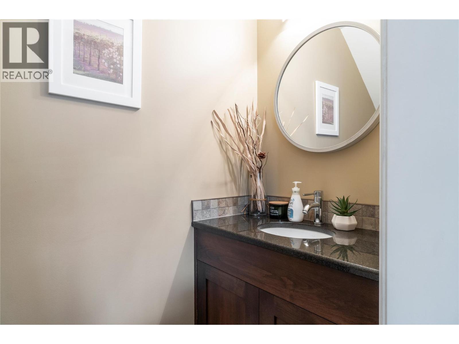 1541 Blind Bay Road Unit# 1. Sorrento, British Columbia