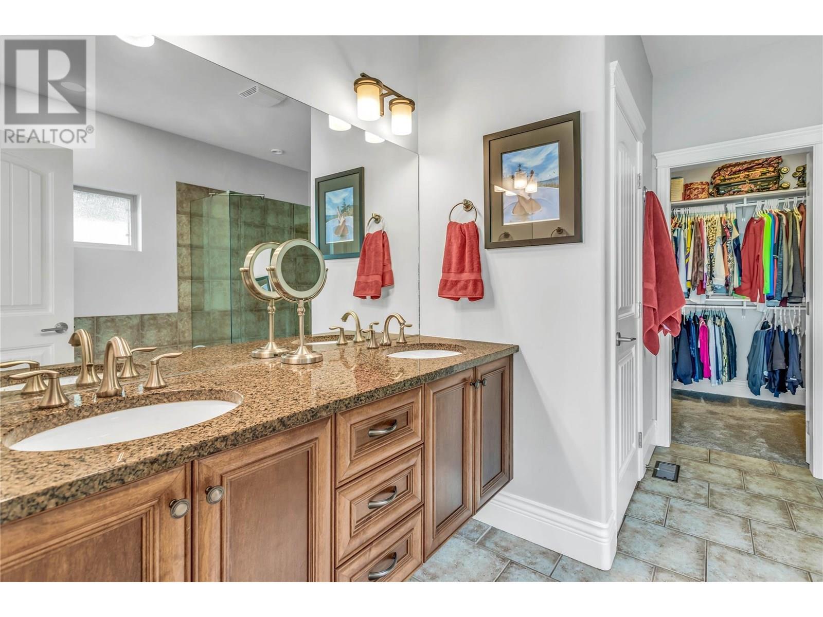 4450 Gordon Drive Unit# 105. Kelowna, British Columbia