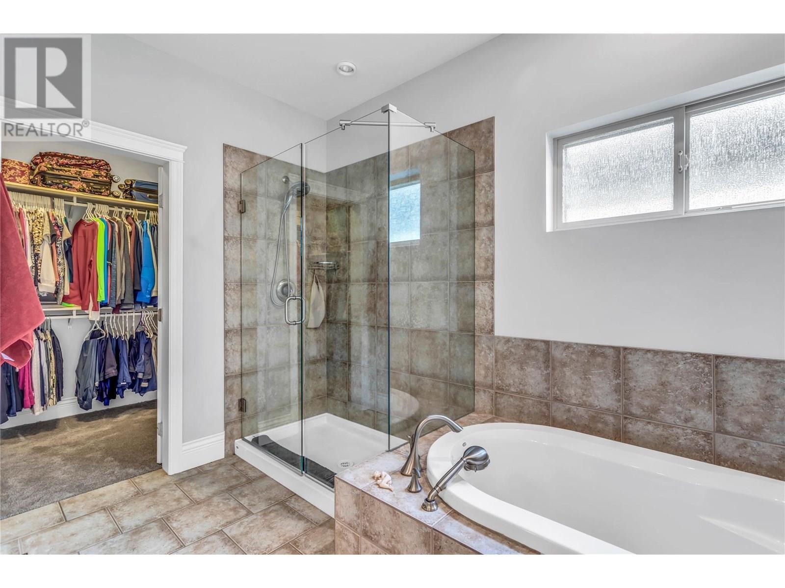 4450 Gordon Drive Unit# 105. Kelowna, British Columbia