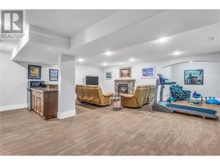 4450 Gordon Drive Unit# 105. Kelowna, British Columbia