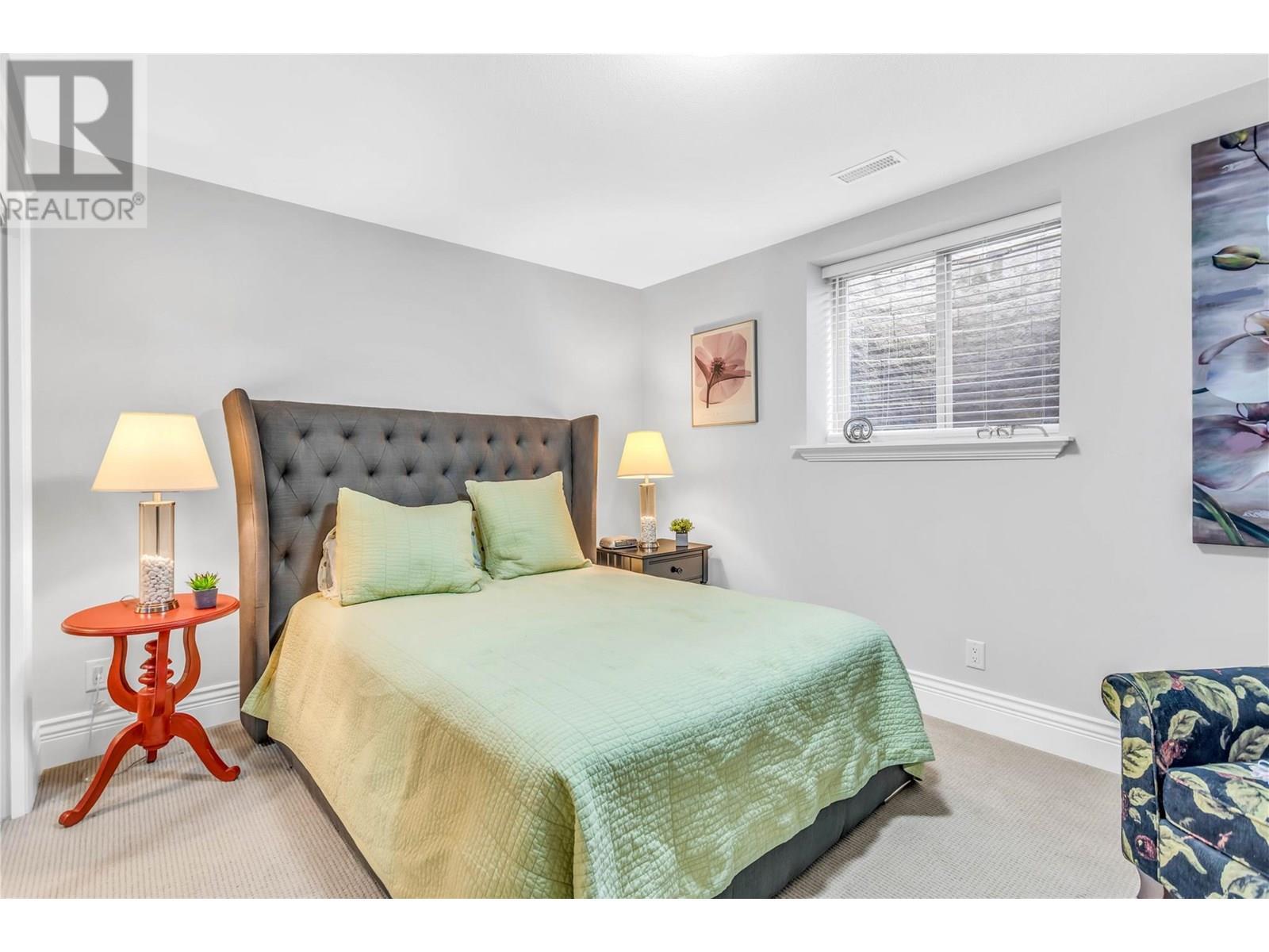 4450 Gordon Drive Unit# 105. Kelowna, British Columbia