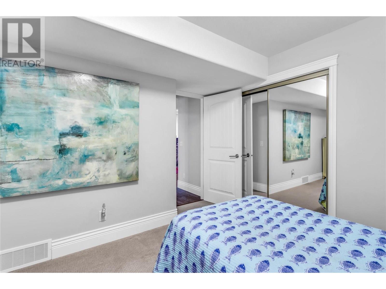 4450 Gordon Drive Unit# 105. Kelowna, British Columbia